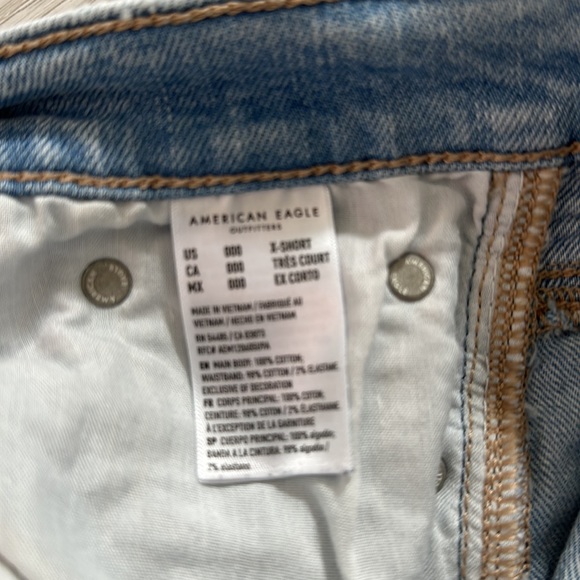 American Eagle Ripped '90s Boyfriend
Jean
X-short size 000 **not 00** - Picture 6 of 7